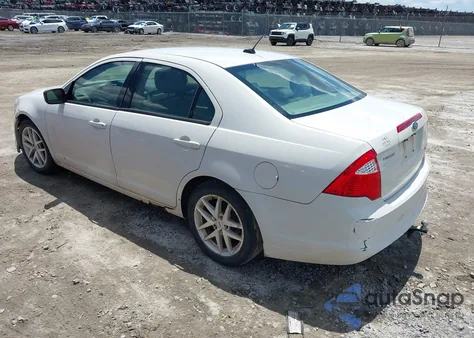 2011 Ford Fusion S z USA, uszkodzony, nr VIN 3FAHP0GA8BR268462
